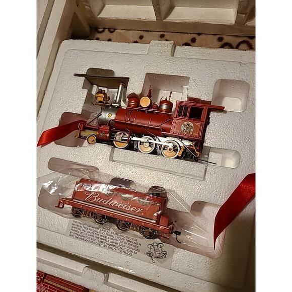 Hawthorne Village Budweiser Beer Holiday Express Train Set Masterpiece Railways - Picture 2 of 16
